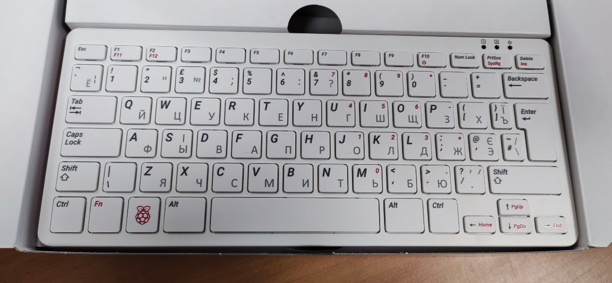Raspberry Pi 400 Kit: варіант UK